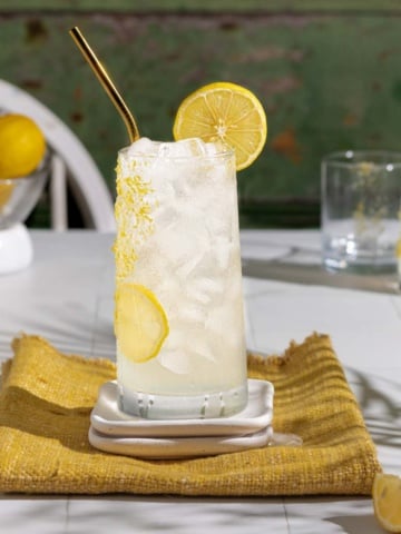 A chilled glass of limonata cocktail.