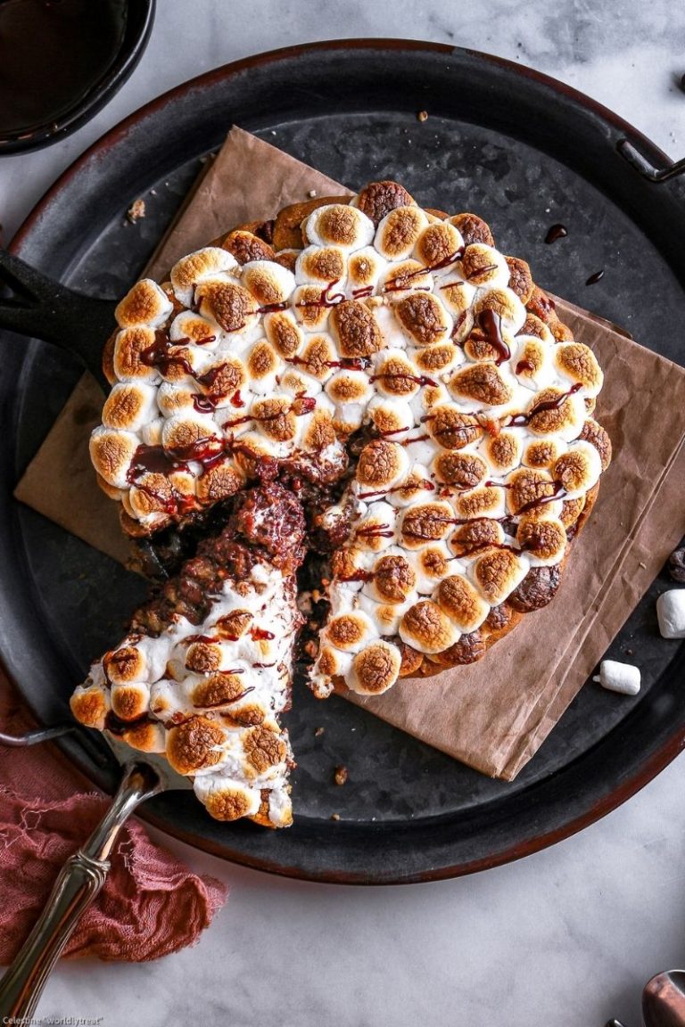 CHOCOLATE CHIP MARSHMALLOW SKILLET COOKIES