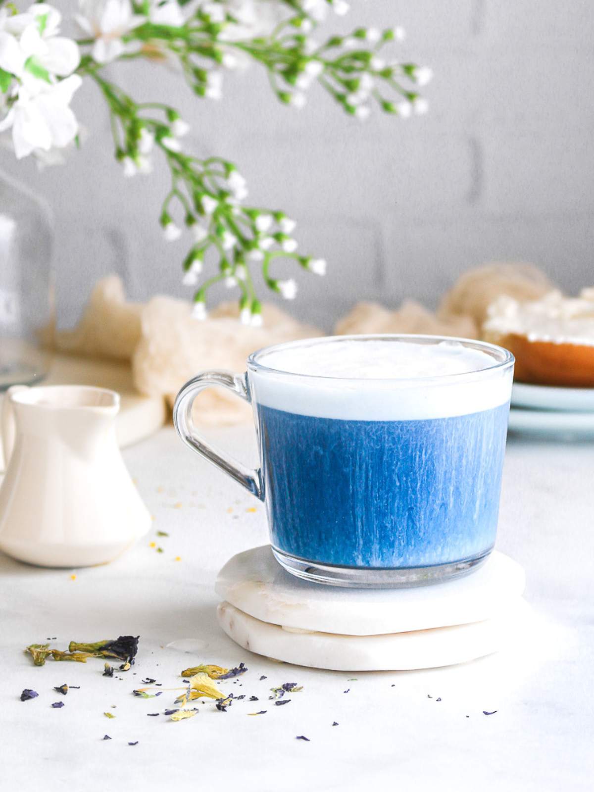 How to Make Butterfly Pea Tea: Oat Milk Latte