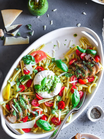 chicken caprese salad with basil pesto