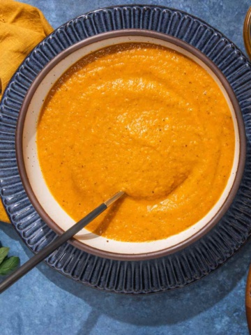 Roasted red bell pepper sauce.